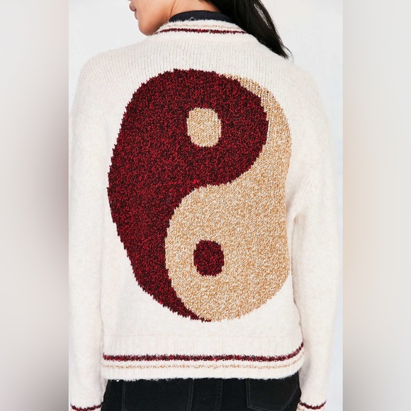 UO Ying Yang Sweater Small - Picture 9 of 9
